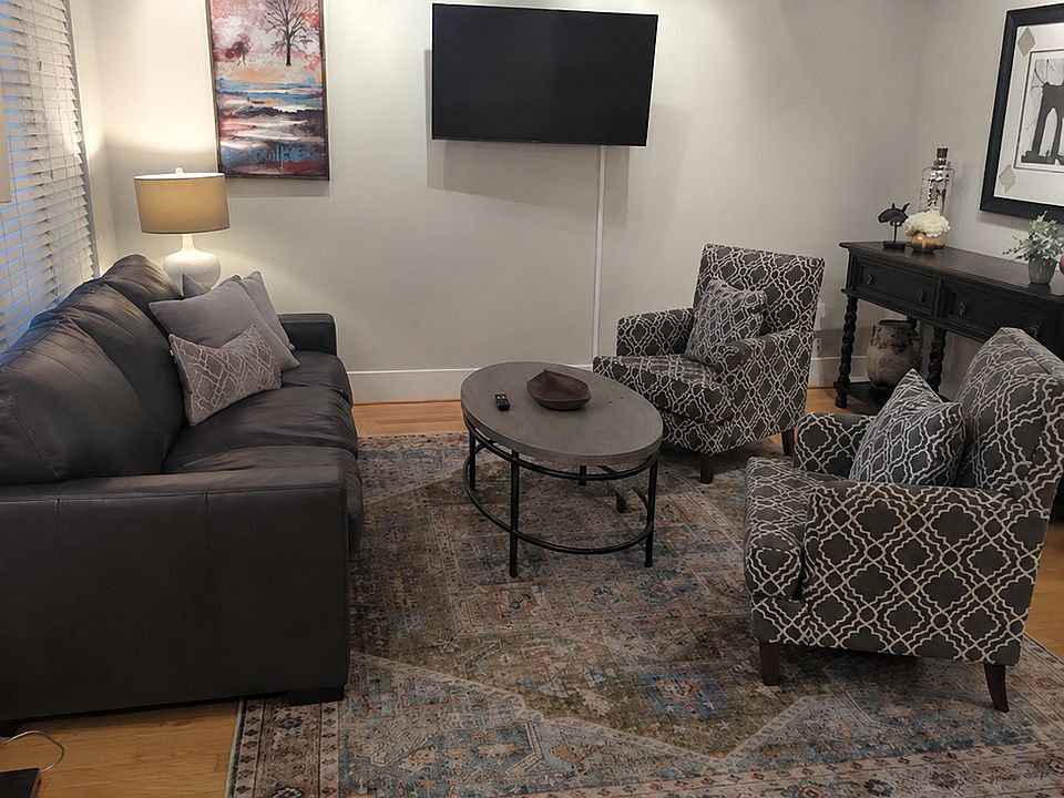 1st image of 300 Finsbury St APT 107