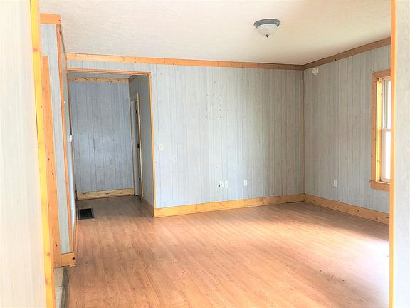 5th image of 10 Elliott St #A