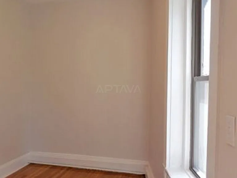 114 Willow St #4 — Photo 2