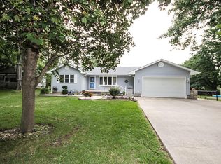 22 Greenridge Dr, Decatur, IL 62526