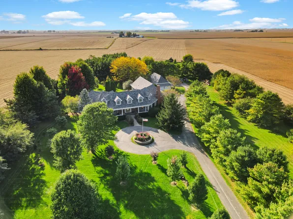 10731 Somonauk Rd, Hinckley, IL 60520