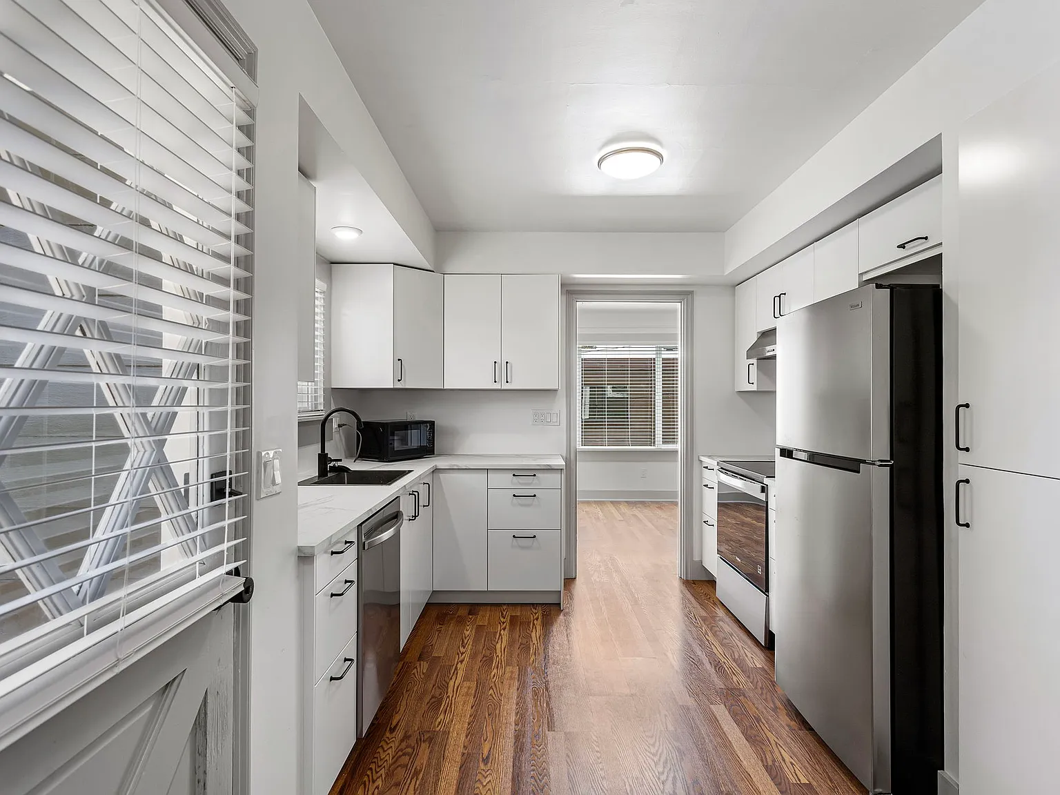 4 bed, 2110 sqft, $3,850 — Photo 4