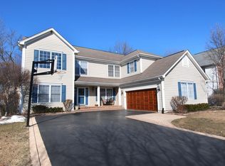 581 Farrington Ct, Buffalo Grove, IL