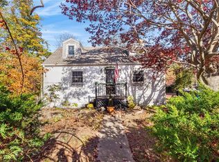 28 Mast St, Jamestown, RI 02835