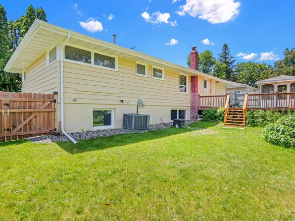 1640 7th St NW, New Brighton, MN 55112