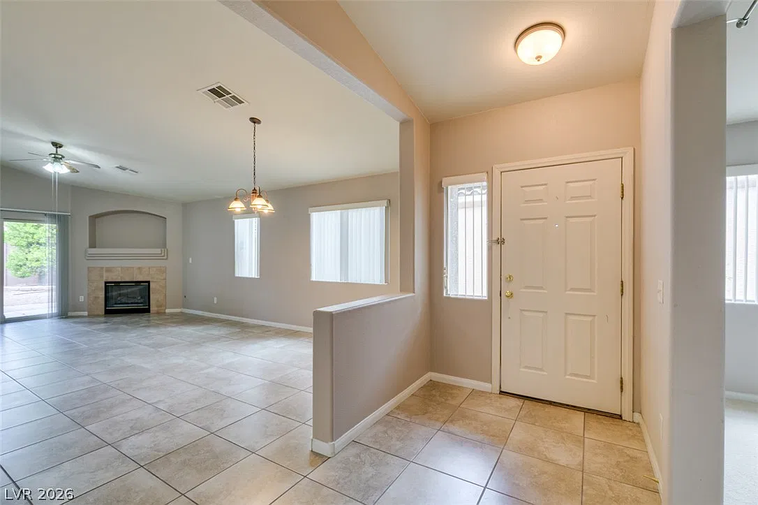 2 bed, 2.0 bath, 1436 sqft, $1,700 — Photo 2
