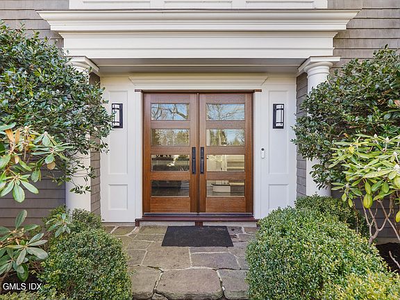 2nd image of 8 Willowmere Ave