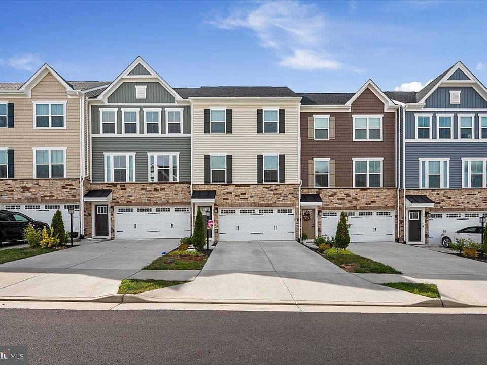 1st image of 106 Bayhill Ter
