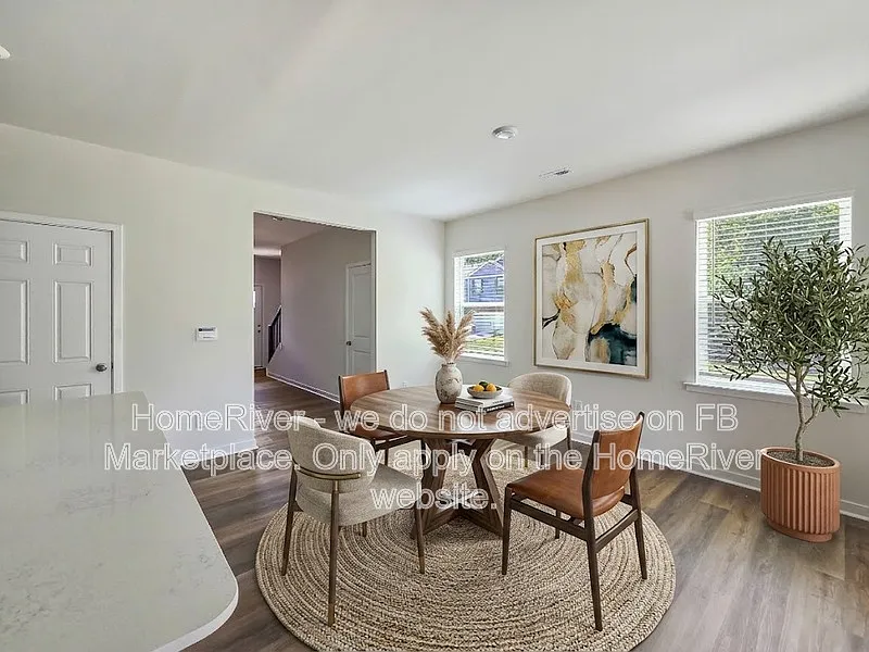 5 bed, 3.0 bath, 2368 sqft, $2,485 — Photo 3