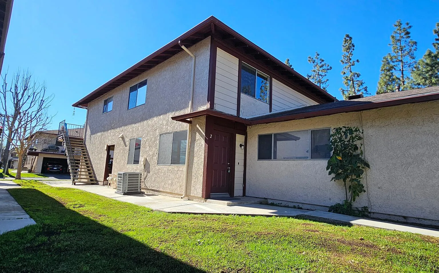 2 bed, 836 sqft, $2,100 — Photo 1