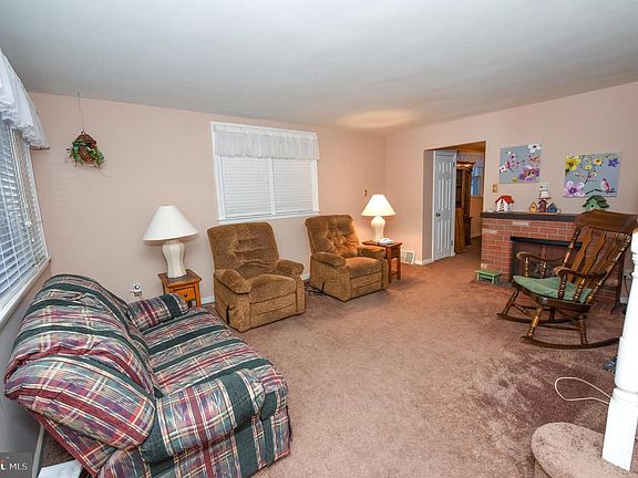 2nd image of 7664 Burholme Ave