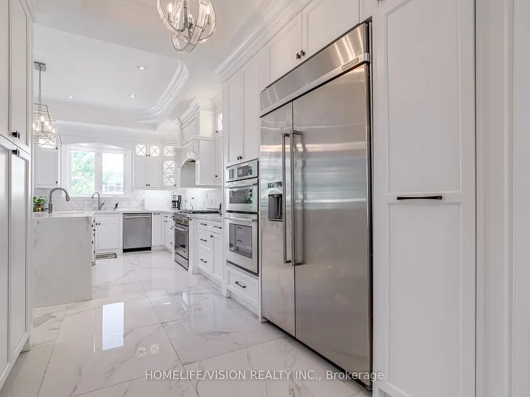 28 Moore Park Ave — Photo 8