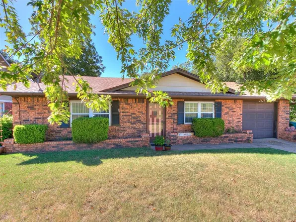 1517 Edgewood Dr, Edmond, OK 73013