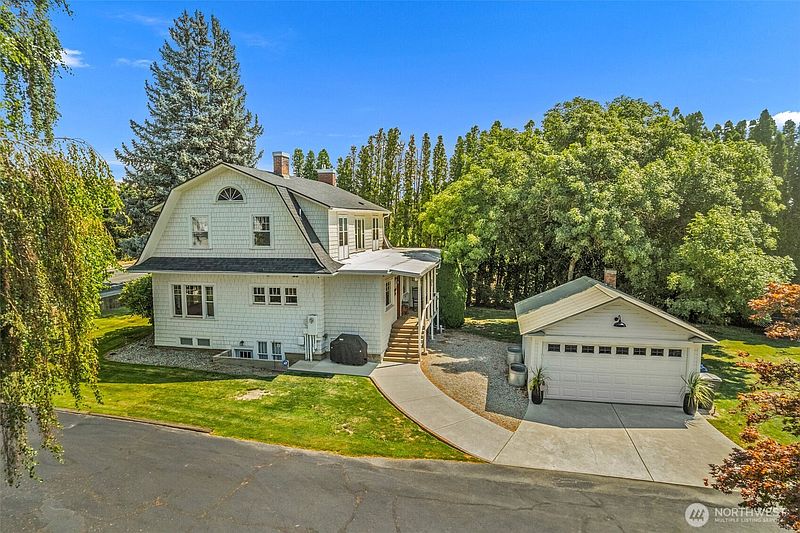 5th image of 1105 Easy Street