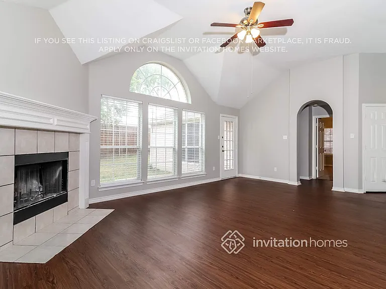 1617 Churchill Ln — Photo 8