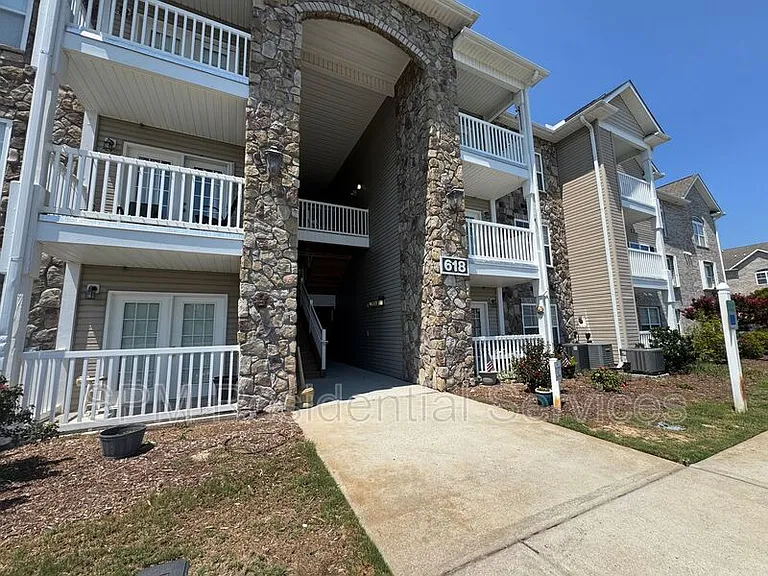 618 Condo Club Dr #307 — Photo 2