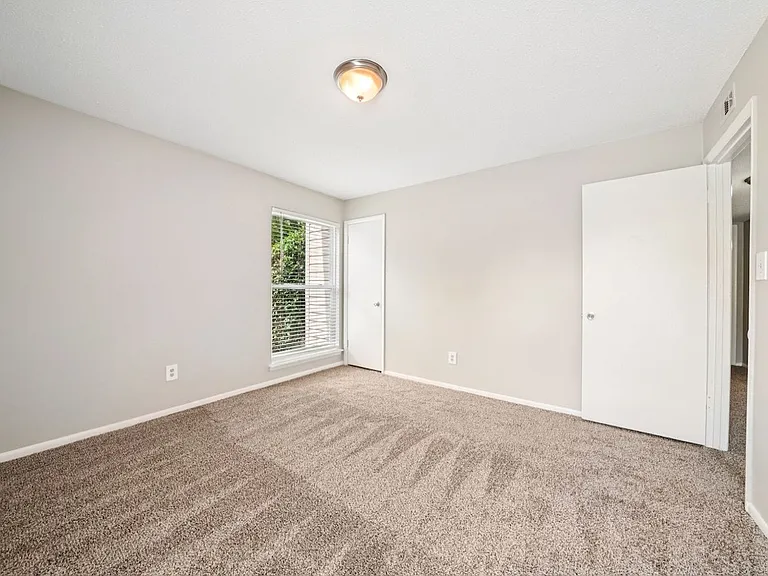 Hills at Hoover Apartments — Photo 52
