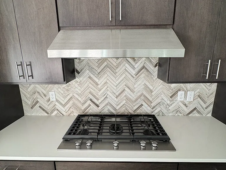 947 W McGraw St #41 — Photo 12