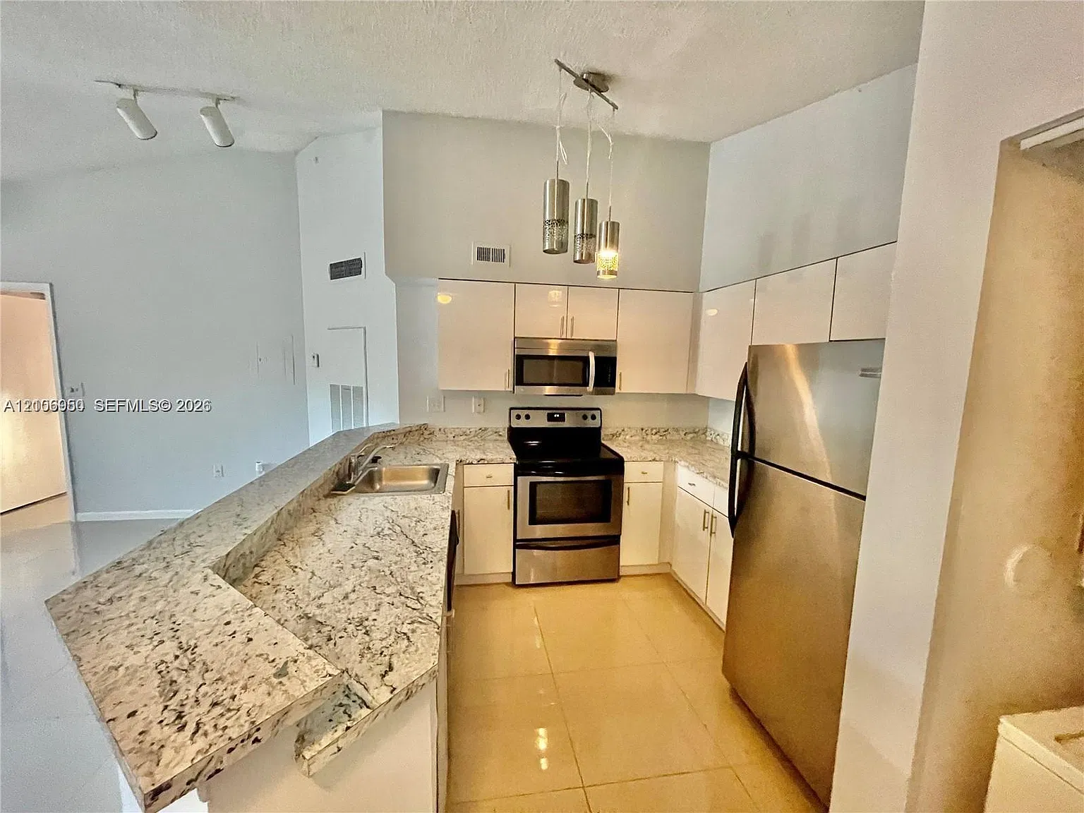 Marina Oaks Condo — Photo 1