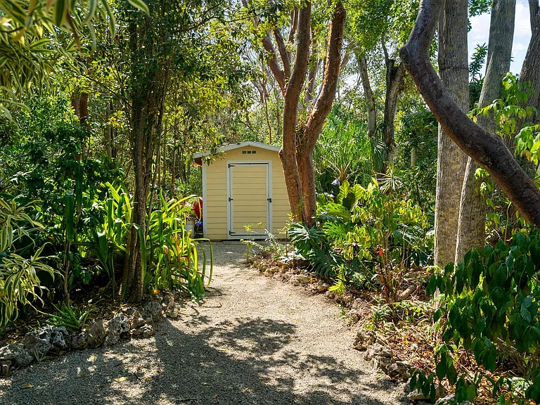 13 Pirates Dr — Photo 15