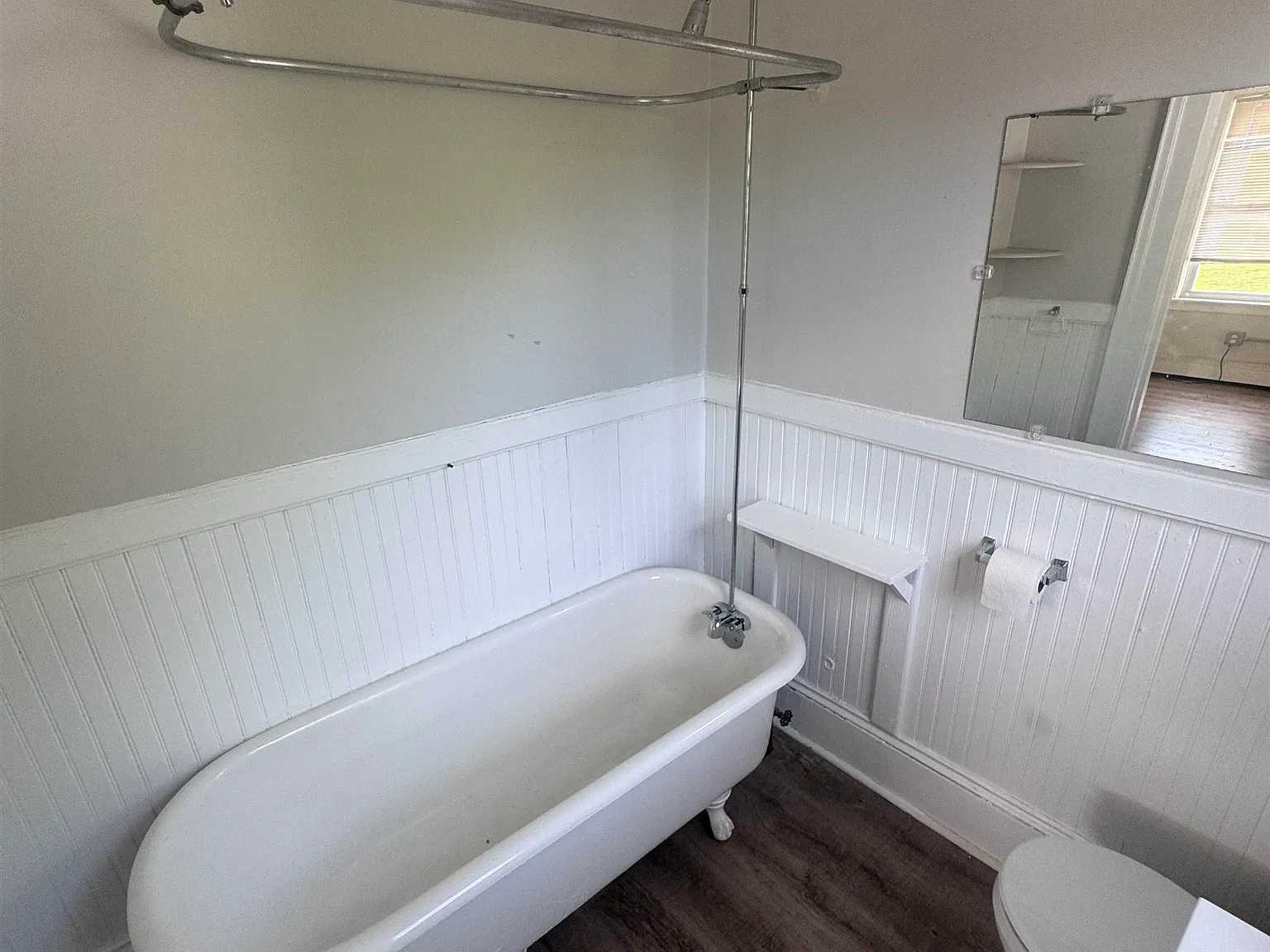 1 bed, 1.0 bath, 8424 sqft, $1,395 — Photo 4