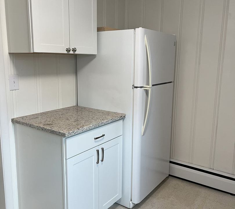 1st image of 1020 W Story St