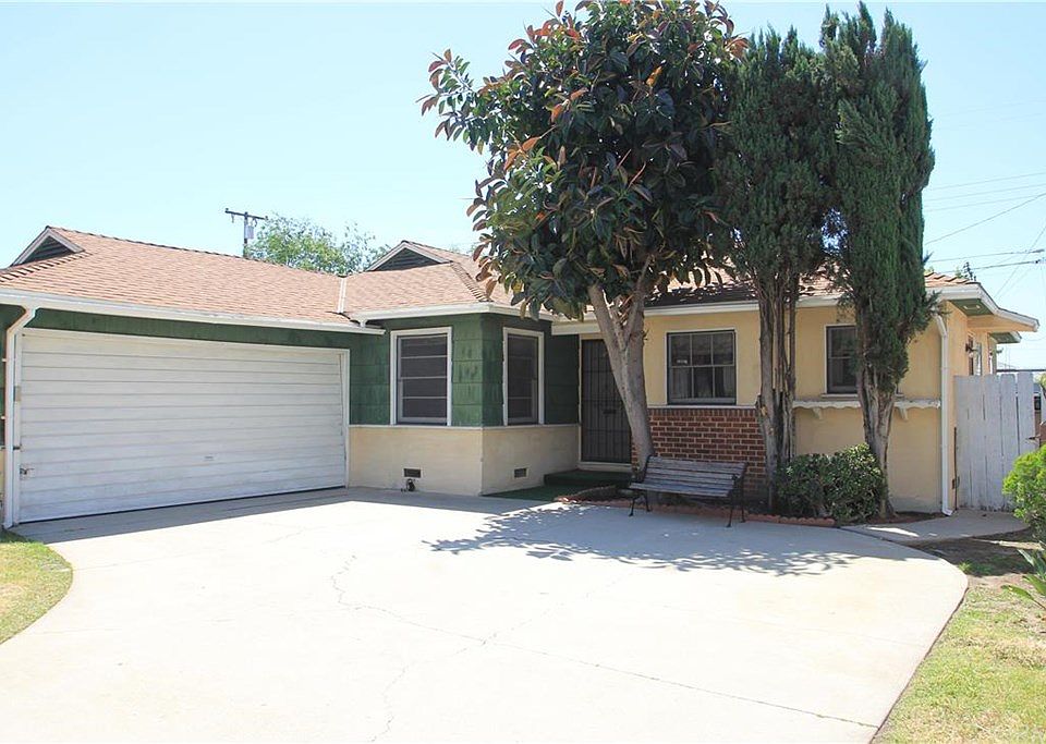 1st image of 812 James Pl