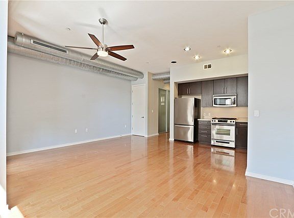 4th image of 133 The Promenade N Unit 302