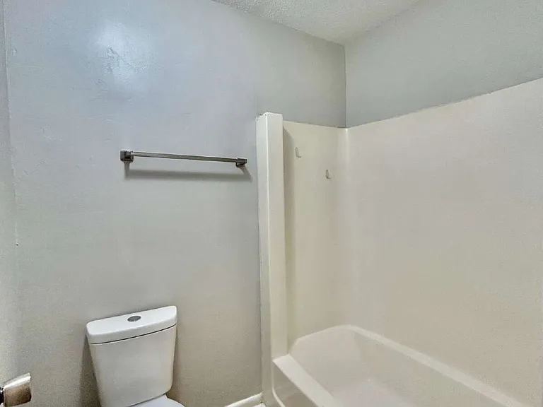 105 Ppoole St #303 — Photo 12