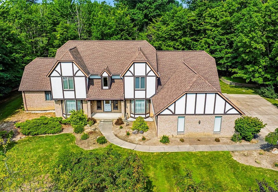 1st image of 2898 Oakwood Dr