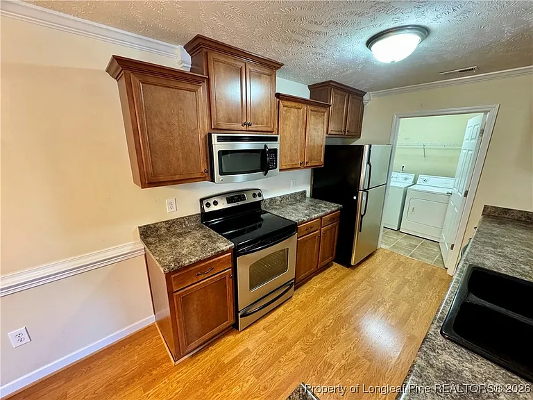 1750-202 Renwick Dr — Photo 6