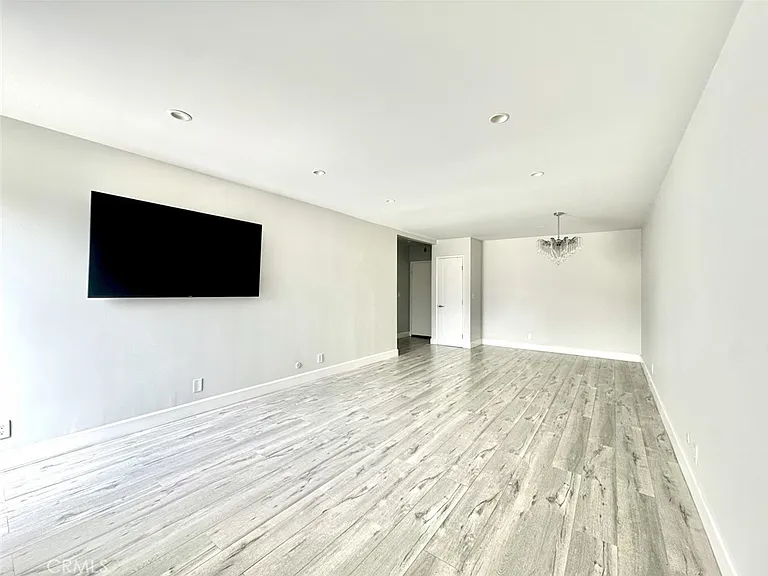 409 Burchett St #318 — Photo 5