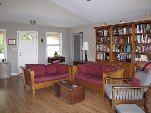 3rd image of 675 N County Road 1475 E