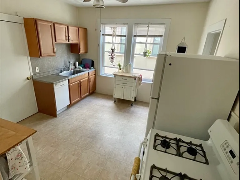201 Rawson Rd #3 — Photo 10
