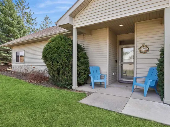 2300 Belmont Dr, Coralville, IA 52241