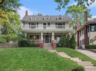 424 Huntington Rd, Kansas City, MO 64113