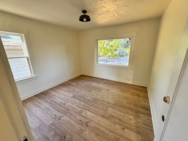 3800 G St — Photo 12