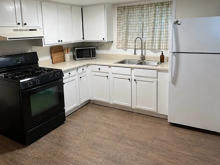 253 N 800 W — Photo 3