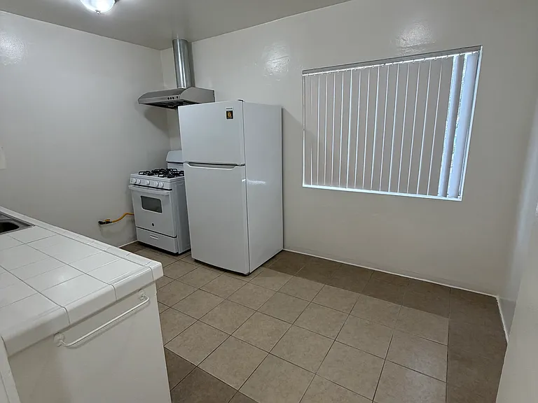 485 Riverdale Dr #9 — Photo 3