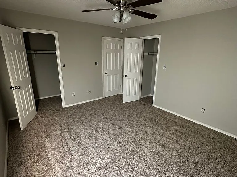 411 Valley Dr — Photo 3