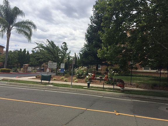 3rd image of 1900 Danbrook Dr Unit 128