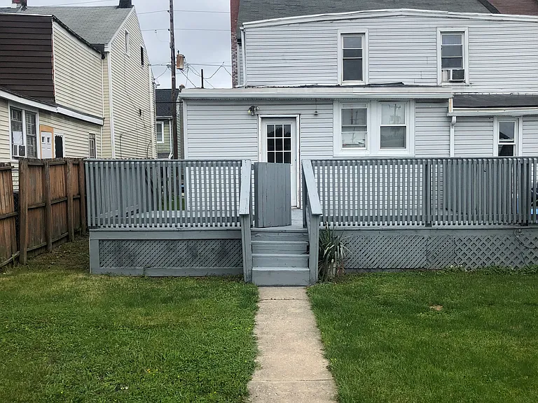 1256 Willow St — Photo 1