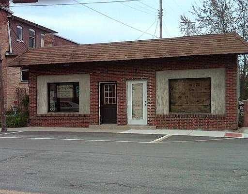 1st image of 115 S Lake St