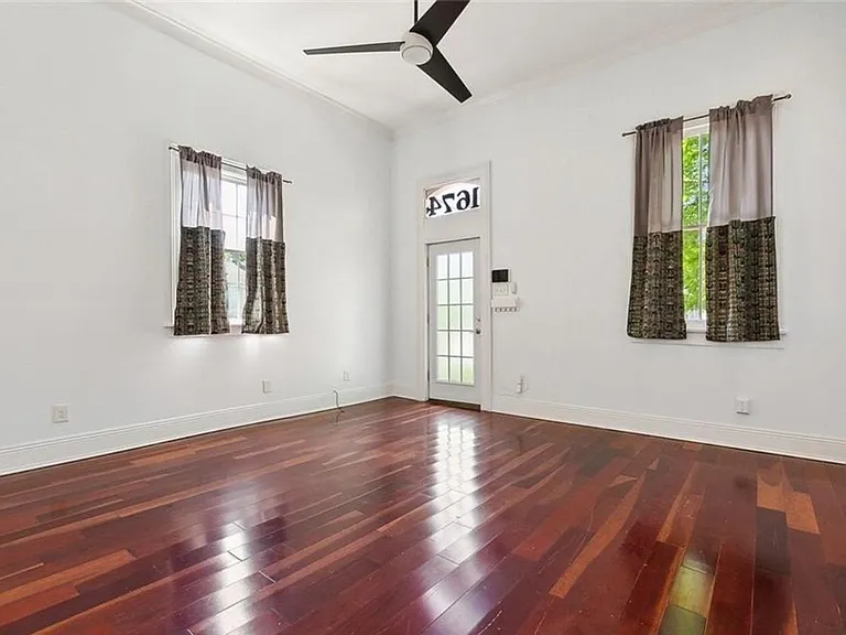 1674 N Robertson St — Photo 17