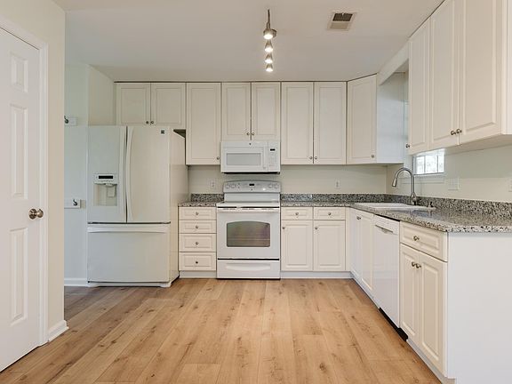 4th image of 314 Birkenstock Ct