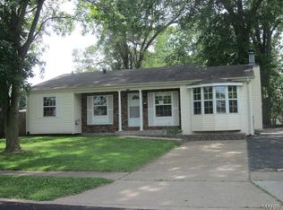 880 Thompson Dr, Florissant, MO 63031