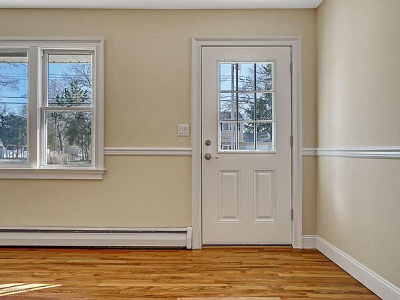 2nd image of 611 Dow Ave