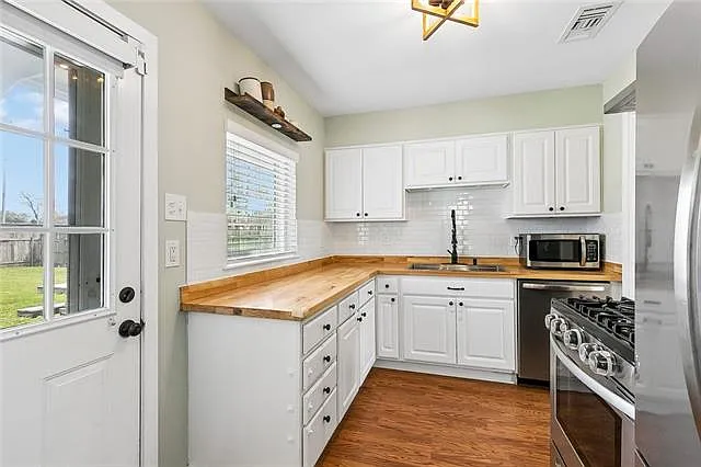 901 Waltham St — Photo 7
