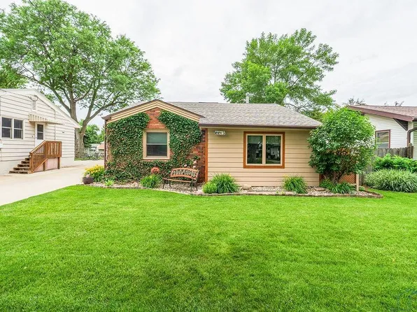 2215 S Clinton St, Sioux City, IA 51106