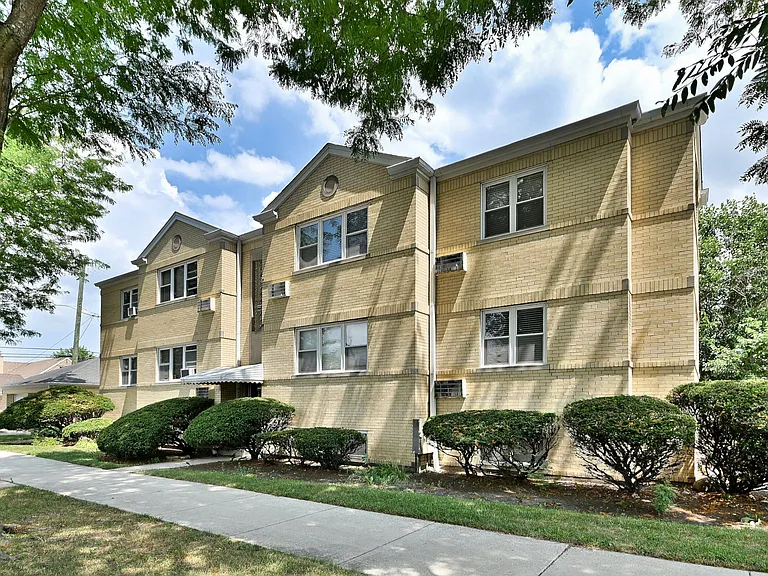 6405 N Oak Park Ave — Photo 2